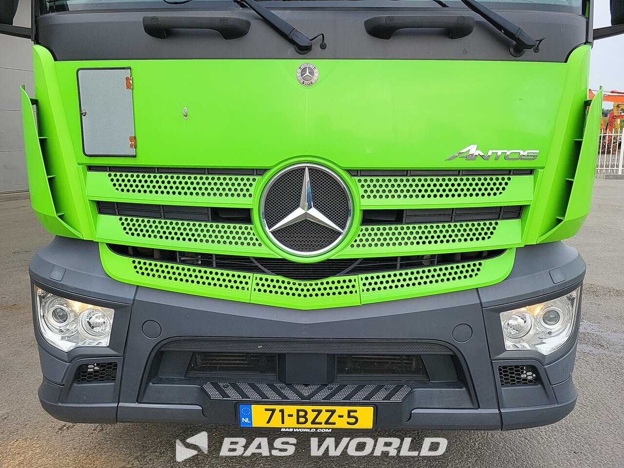 Other : Mercedes Antos 1827 Carrosseries fourgons