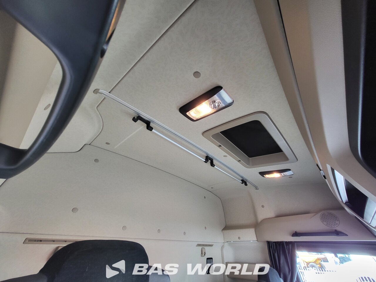 Other : Mercedes Actros 1848 شاحنة الجسم الصندوقي