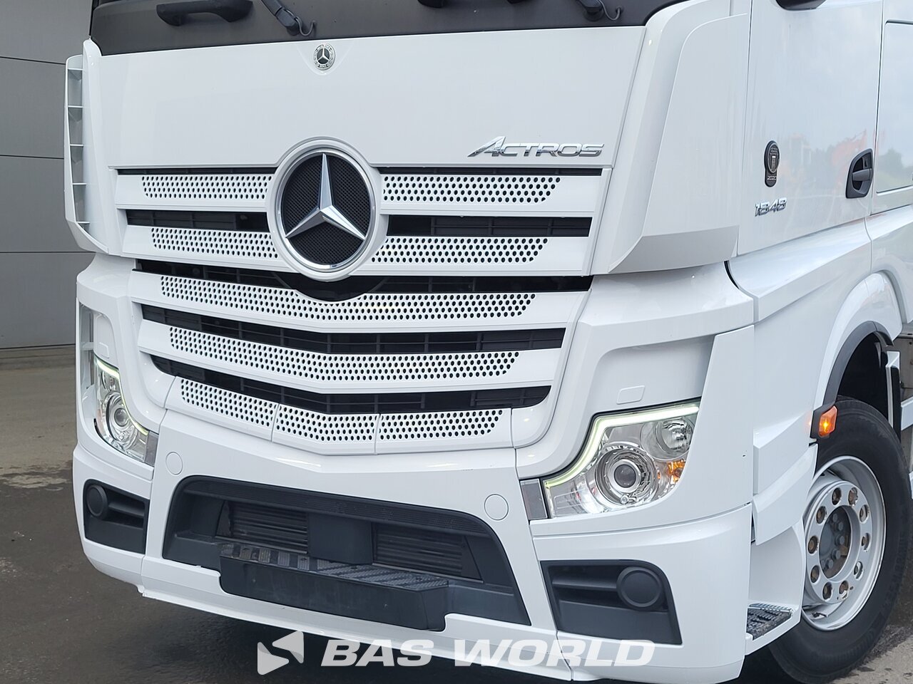 Other : Mercedes Actros 1848 شاحنة الجسم الصندوقي