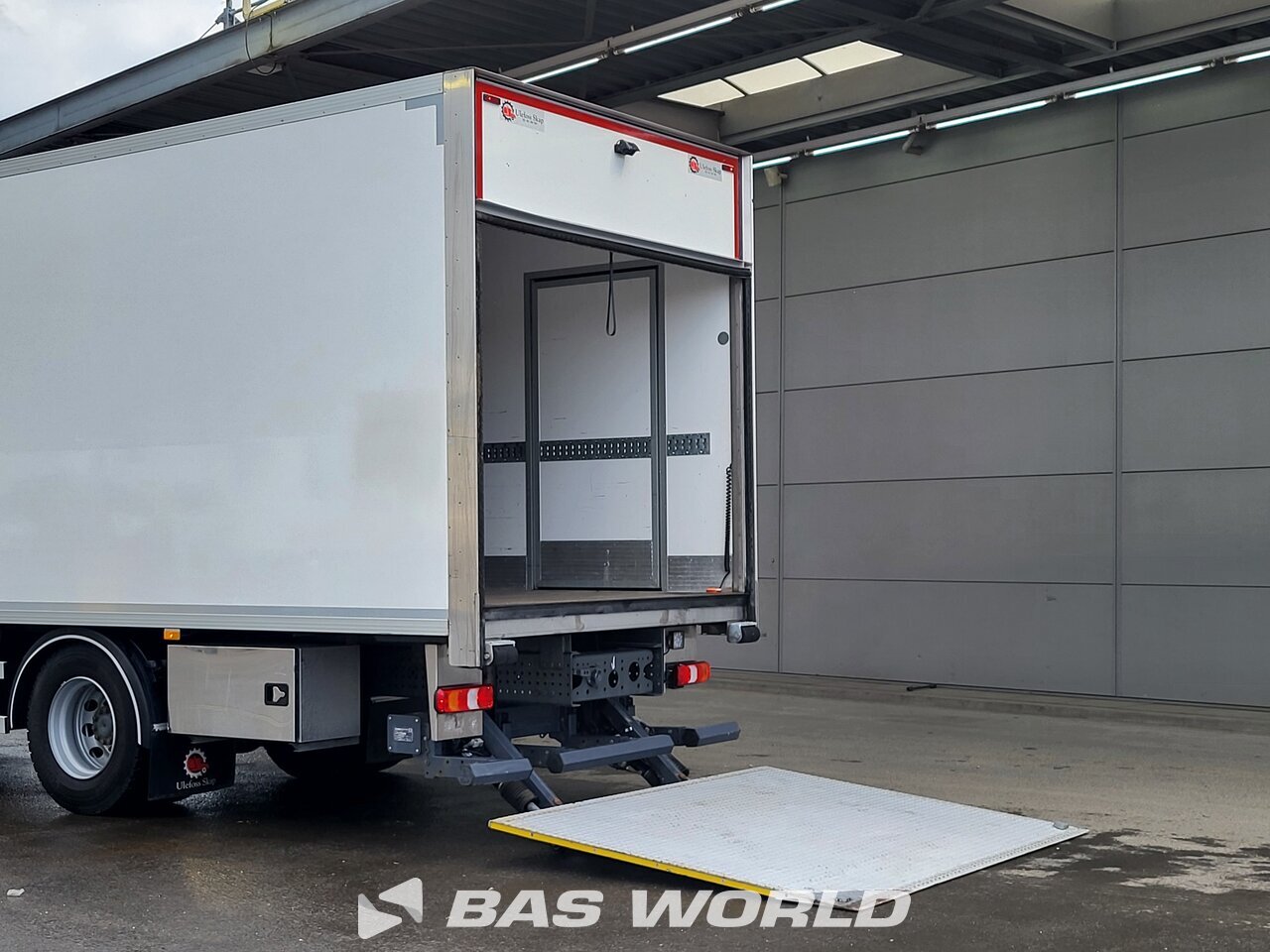 Other : Mercedes Actros 1848 شاحنة الجسم الصندوقي