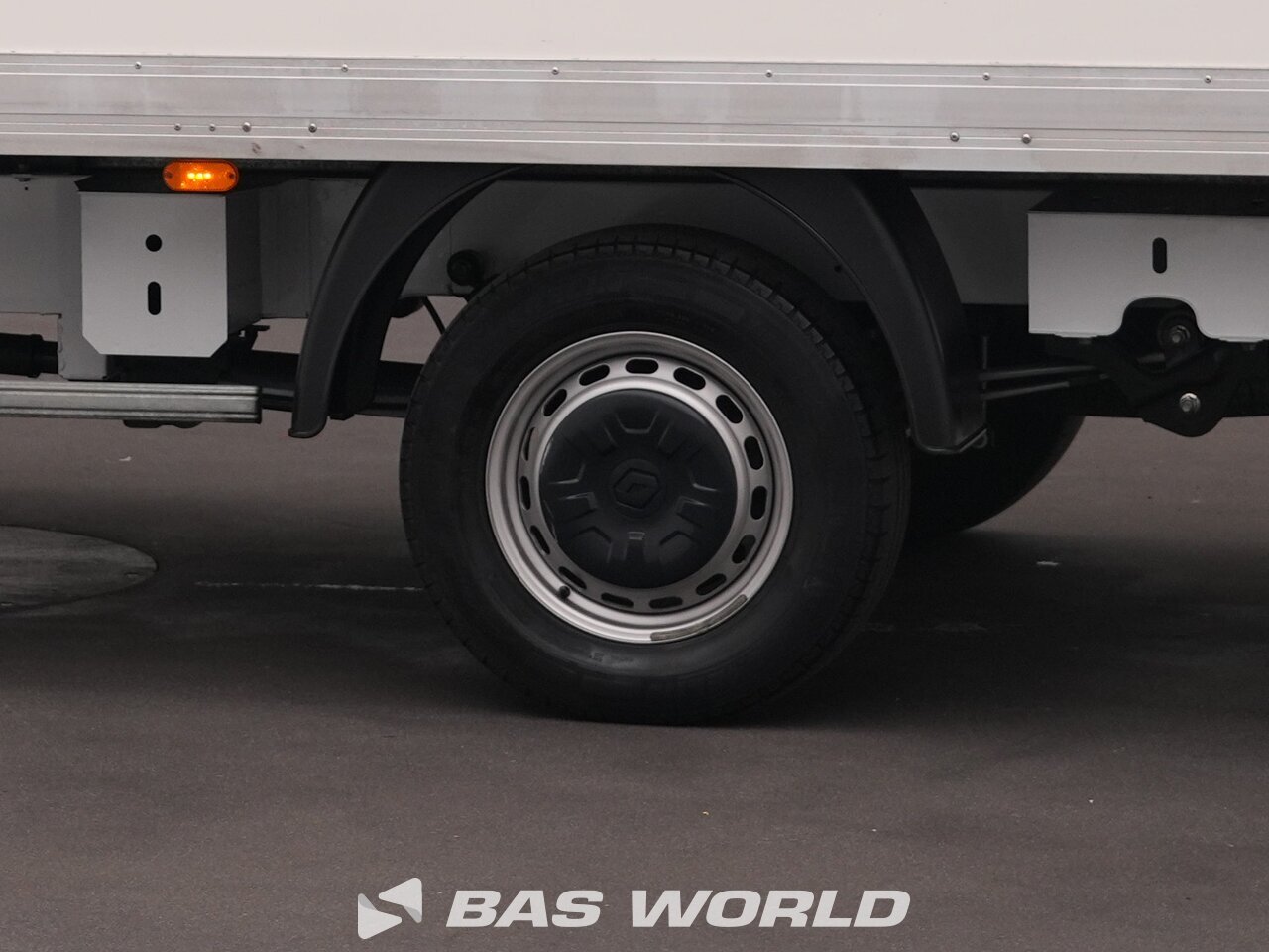 Other : Renault Master 145PK Box body