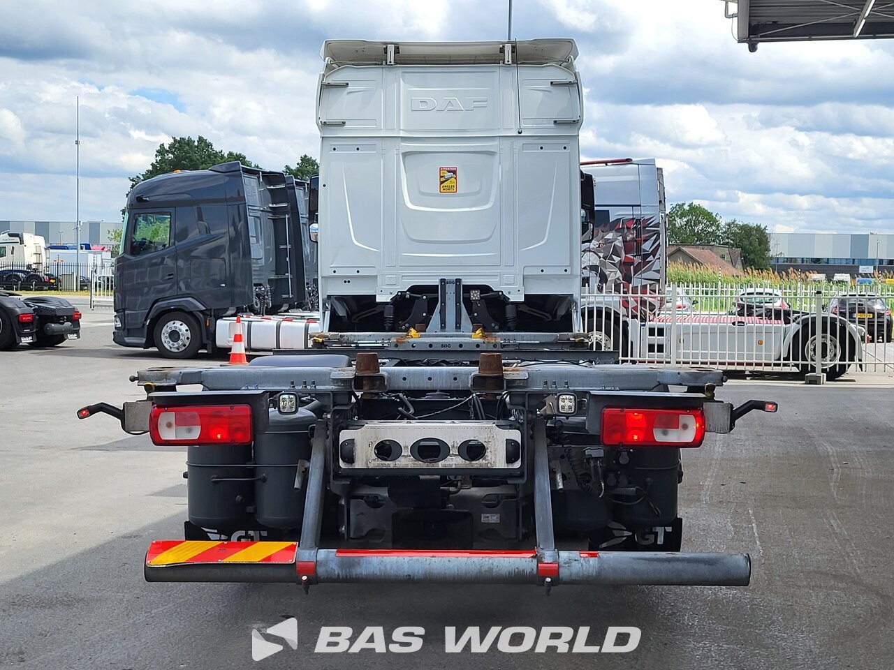 Other : DAF XF 480 شاحنات الحاويات