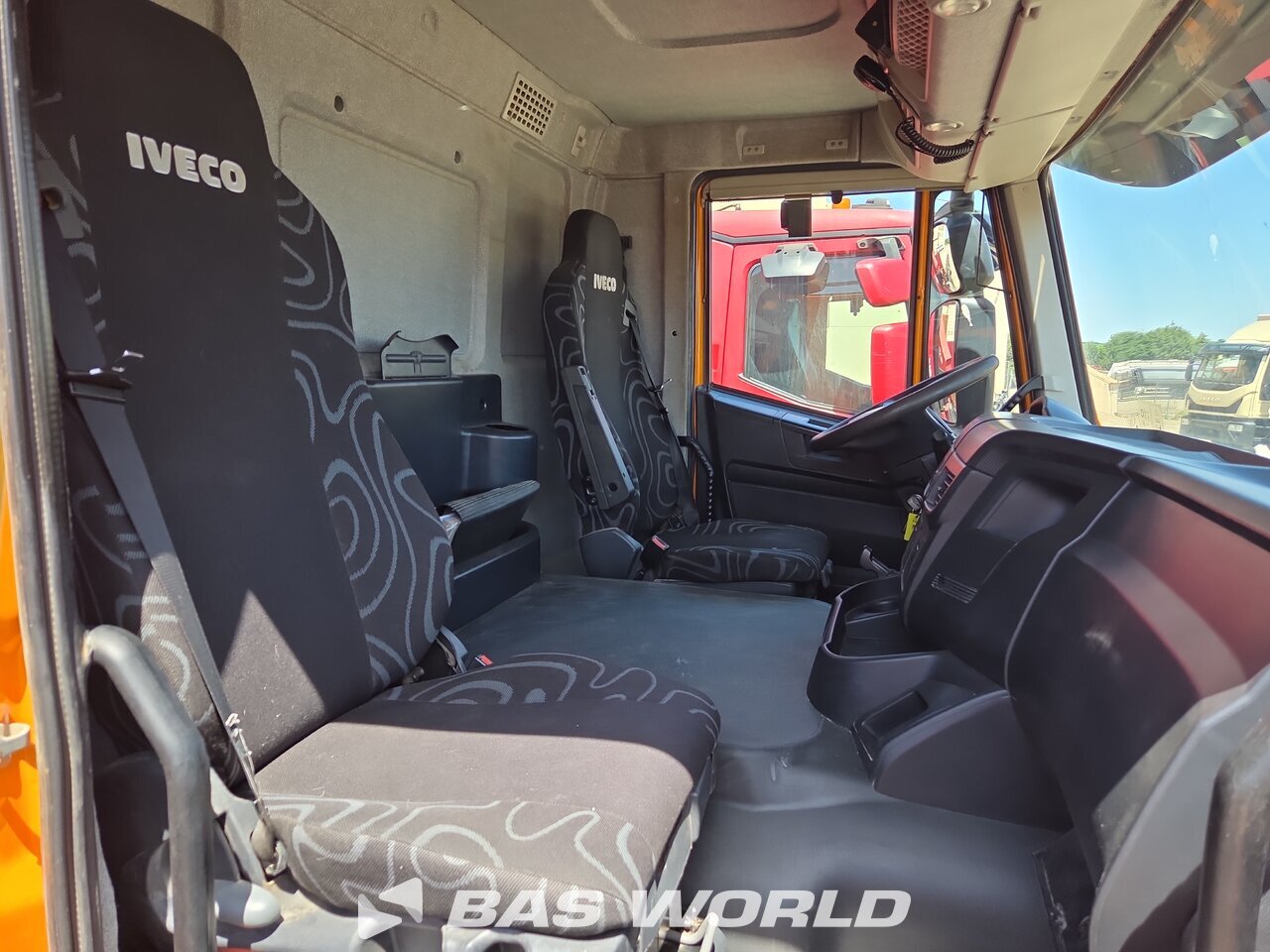 Other : Iveco Trakker 450 Camión Volquete