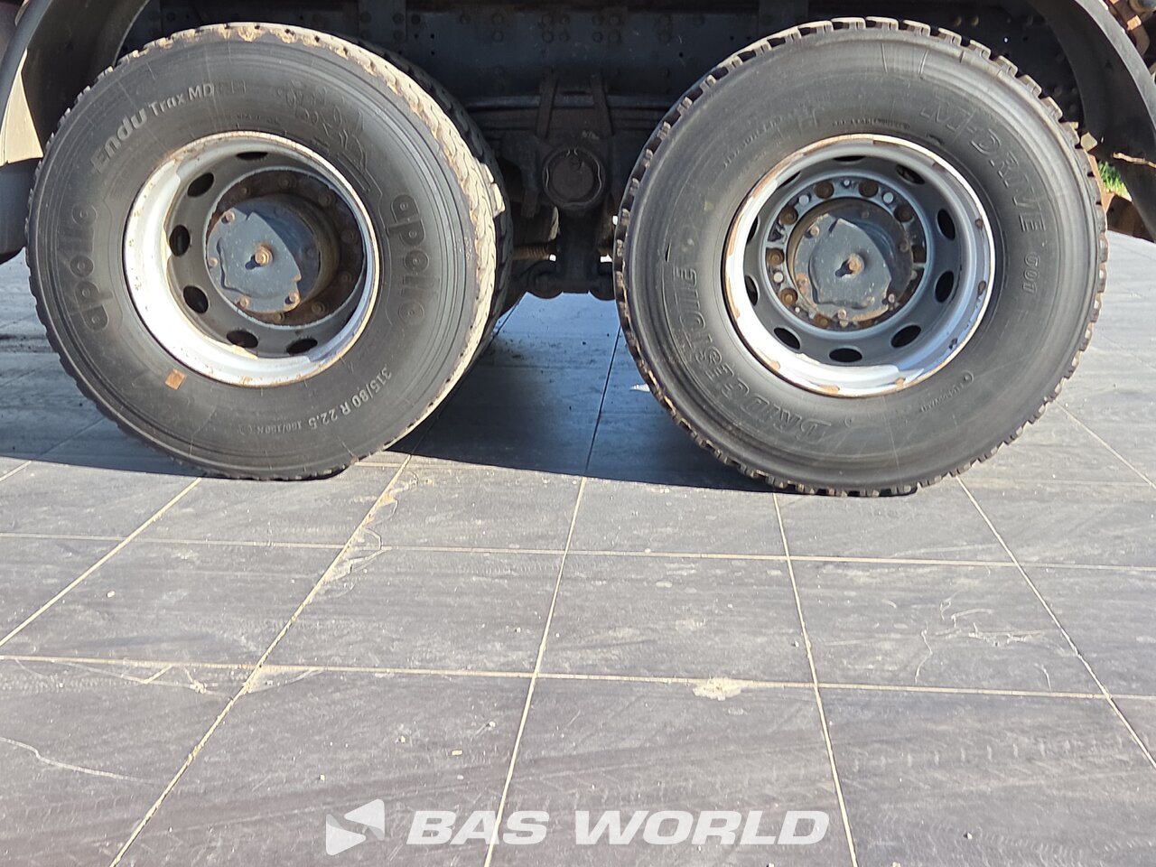 Other : Iveco Trakker 450 Camión Volquete