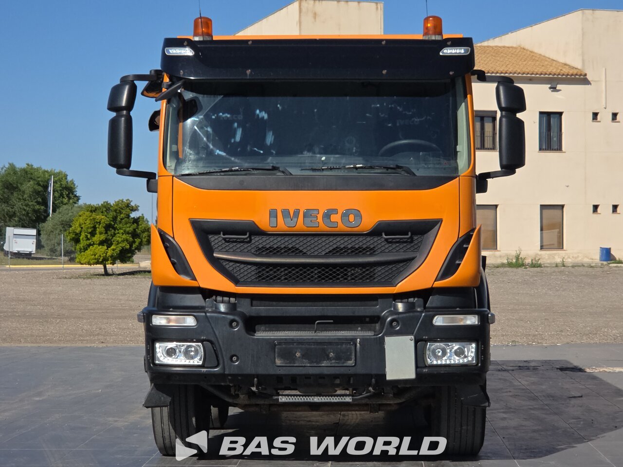 Other : Iveco Trakker 450 Camión Volquete