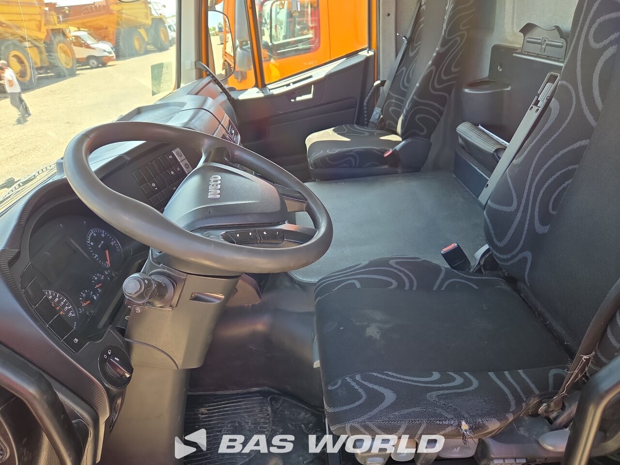 Other : Iveco Trakker 450 Camión Volquete