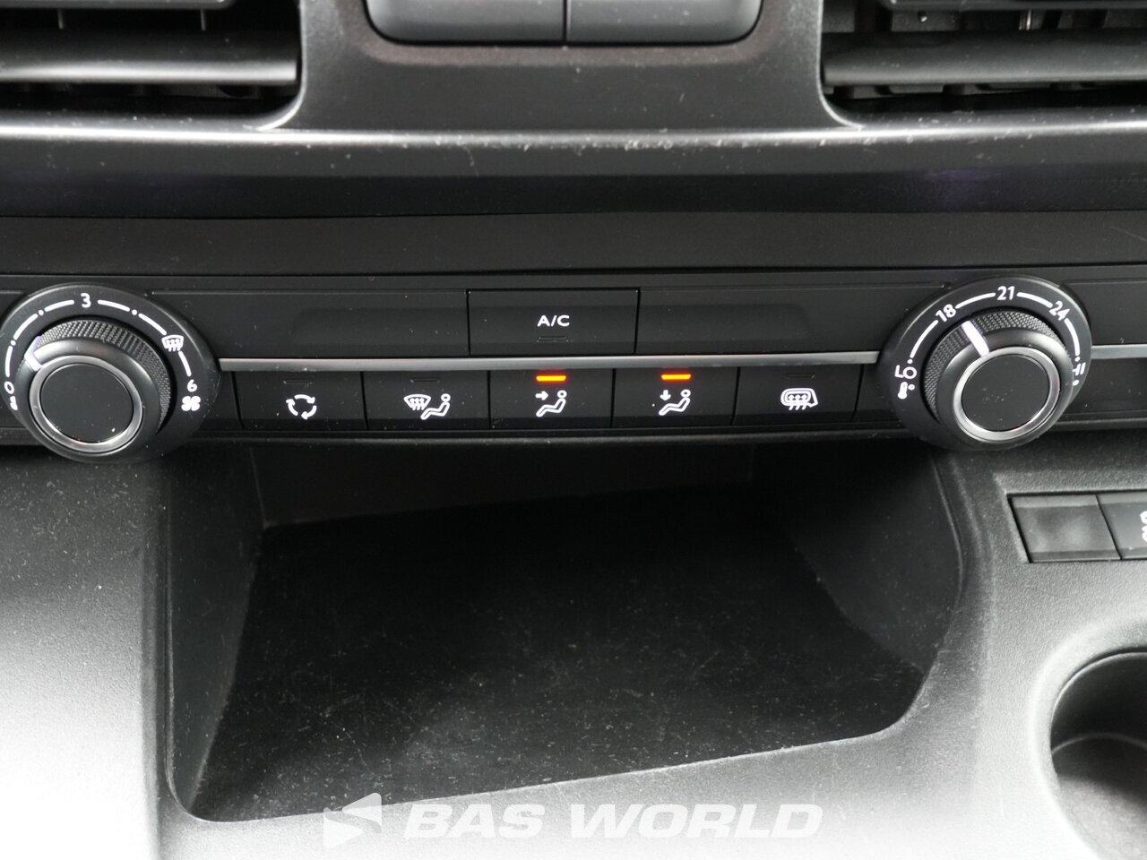 Other : Opel Combo 102pk Closed box van