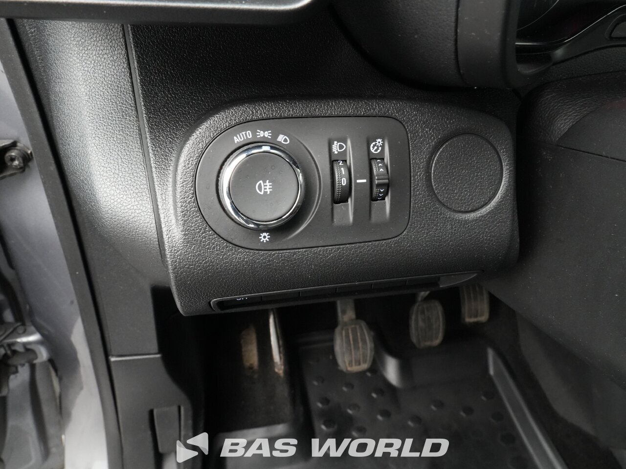 Other : Opel Combo 102pk Closed box van