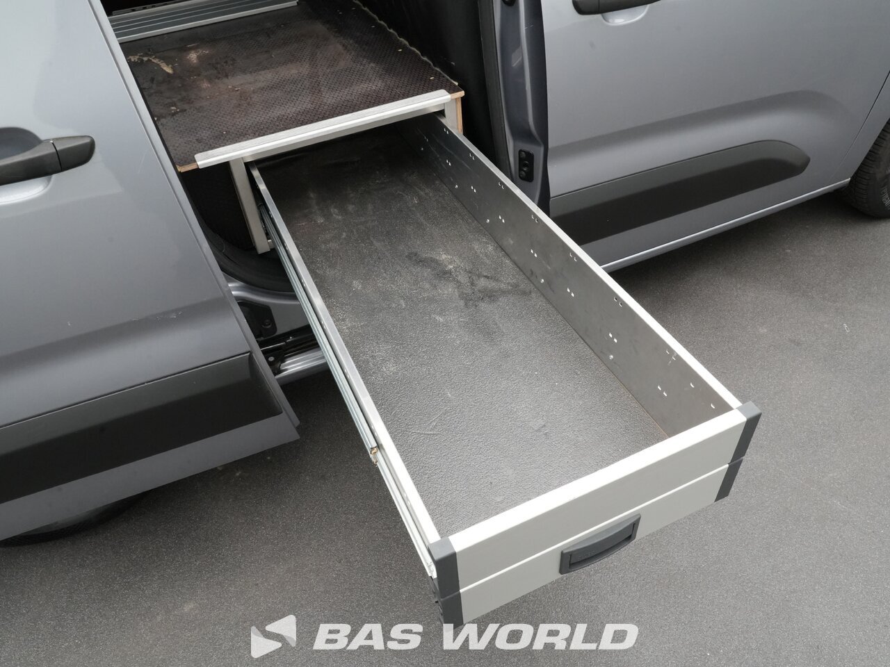 Other : Opel Combo 102pk Closed box van