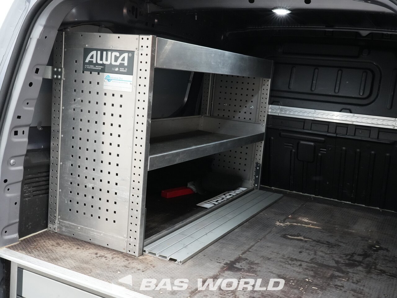 Other : Opel Combo 102pk Closed box van