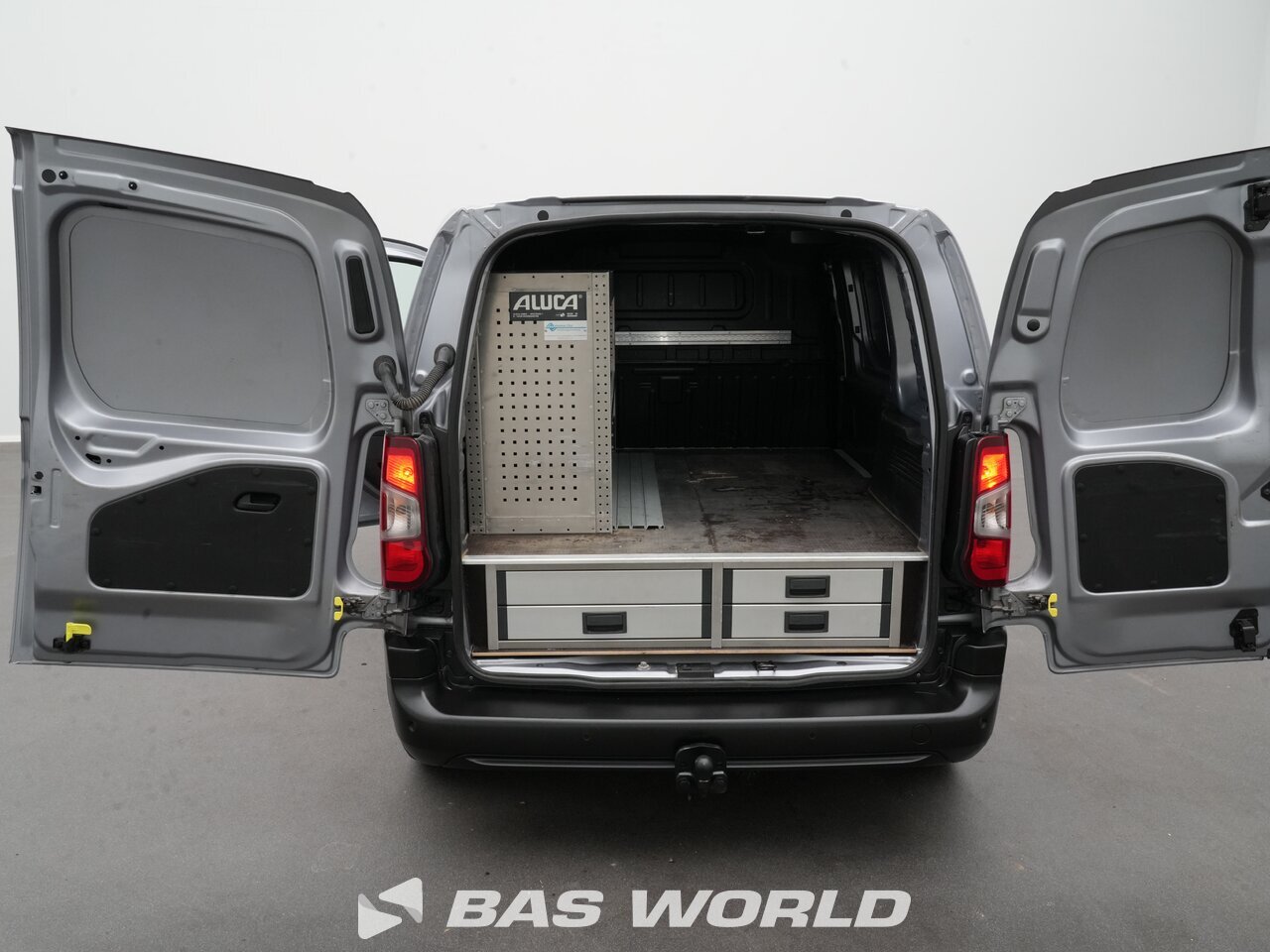 Other : Opel Combo 102pk Closed box van