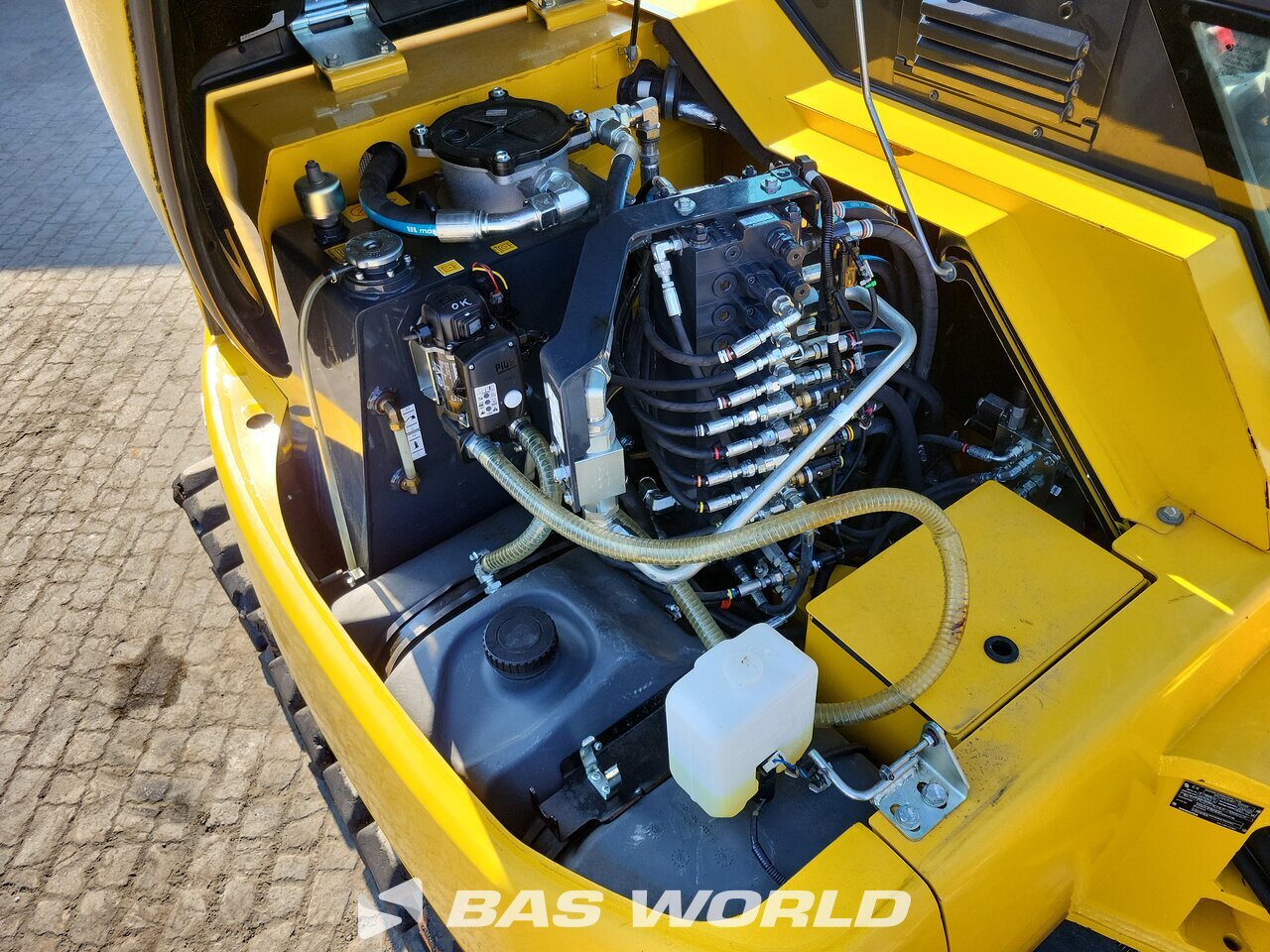 Other : Komatsu PC80 MR-5E0 Mini bager <10t