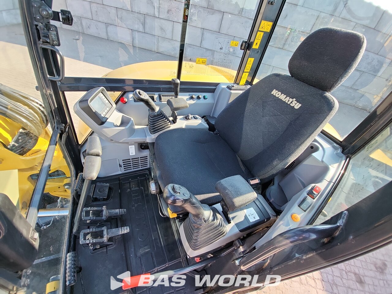 Other : Komatsu PC80 MR-5E0 Mini bager <10t