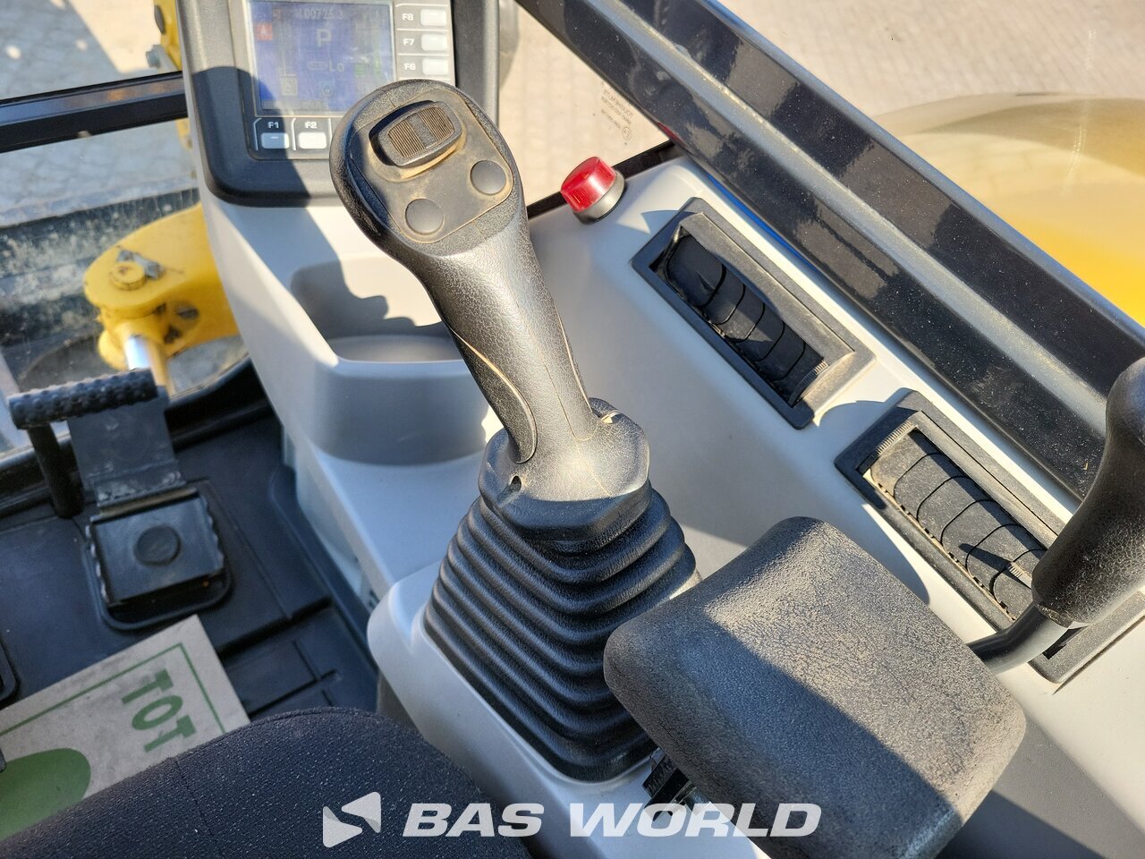 Other : Komatsu PC80 MR-5E0 Mini bager <10t