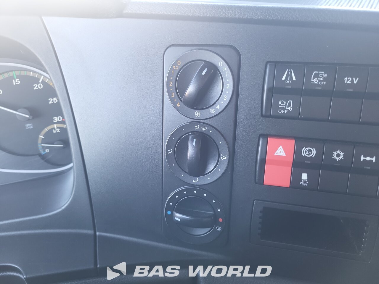 Other : Mercedes Atego 1223 Carrosseries fourgons