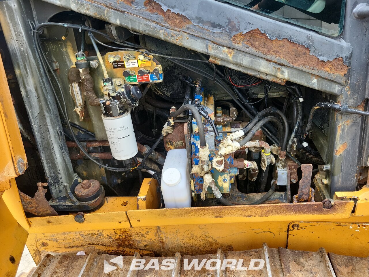 Other : Case 1650 M جرافة زاحفة