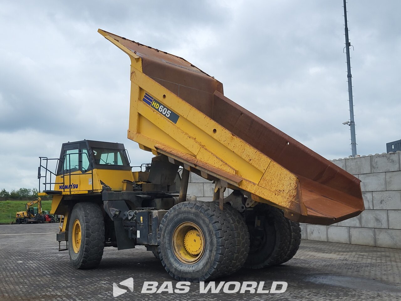 Other : Komatsu HD605 -7E0 Tombereau rigide