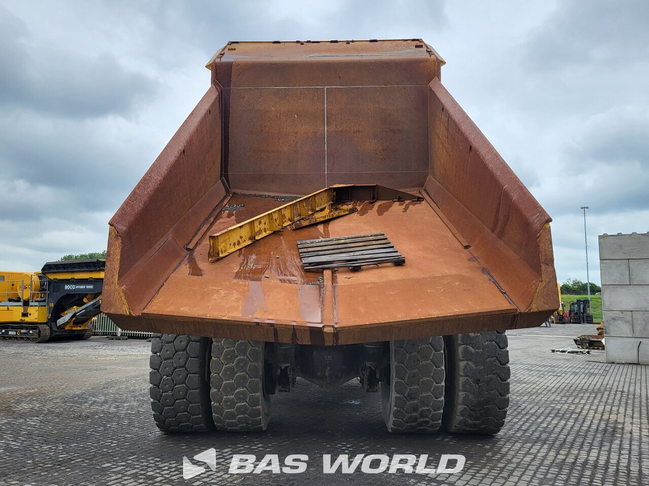 Other : Komatsu HD605 -7E0 Tombereau rigide