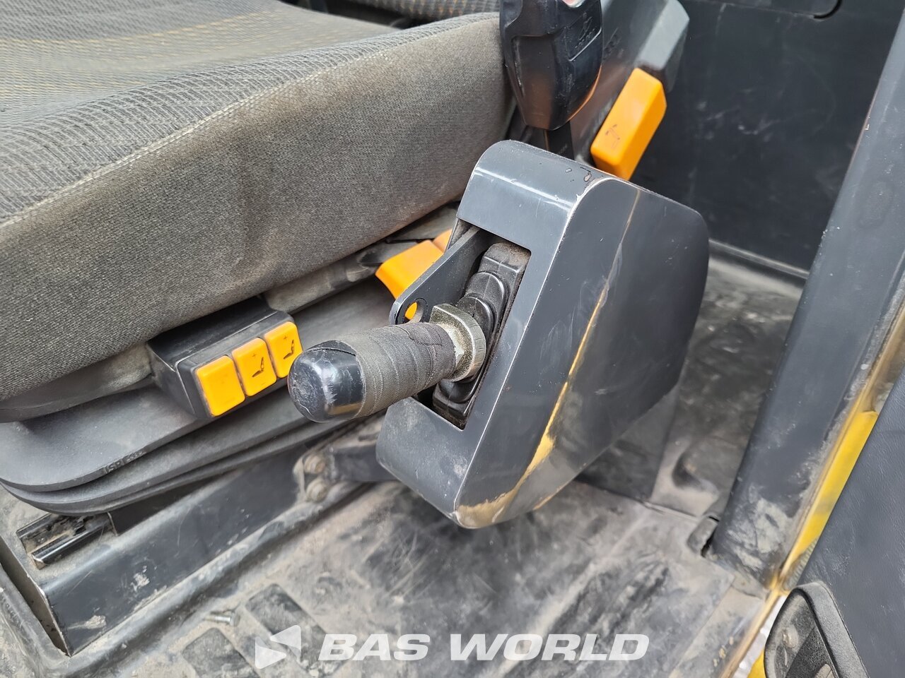 Other : Komatsu HD605 -7E0 Tombereau rigide