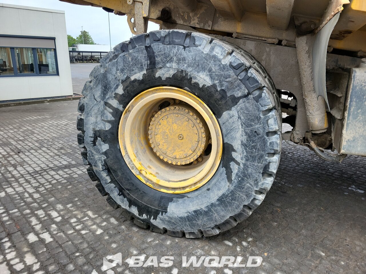 Other : Komatsu HD605 -7E0 Tombereau rigide