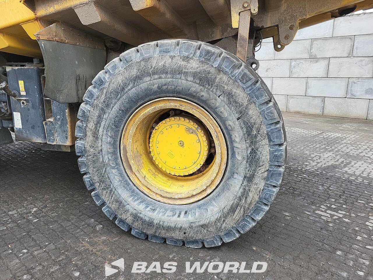 Other : Komatsu HD605 -7E0 Tombereau rigide