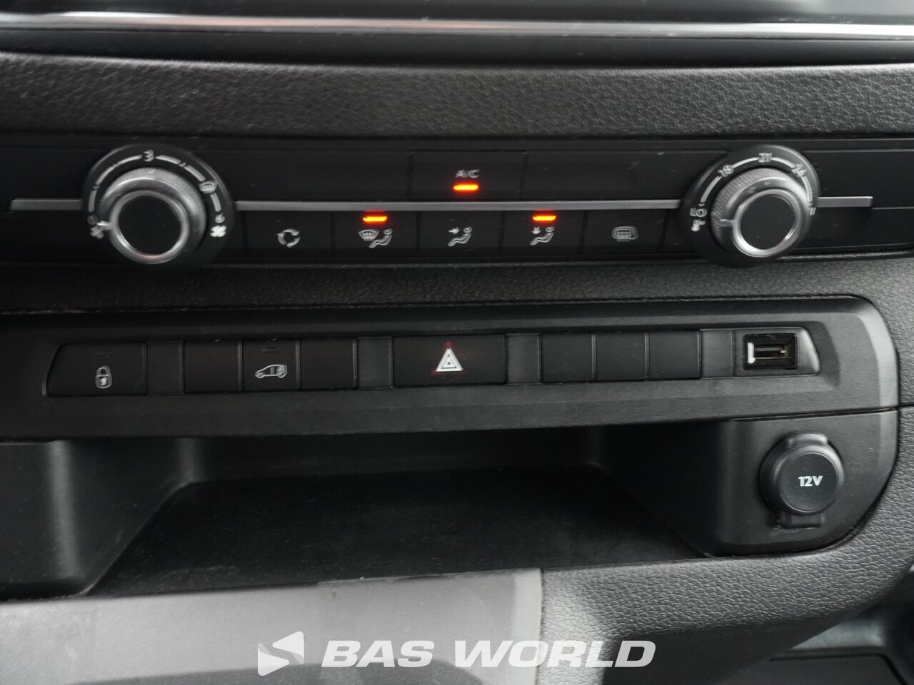 Other : Opel Vivaro 145PK Suljettu pakettiauto