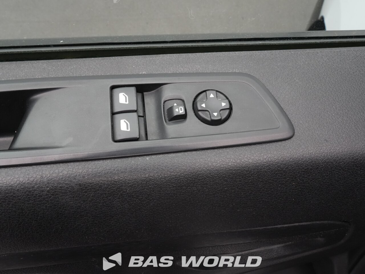 Other : Opel Vivaro 145PK Suljettu pakettiauto
