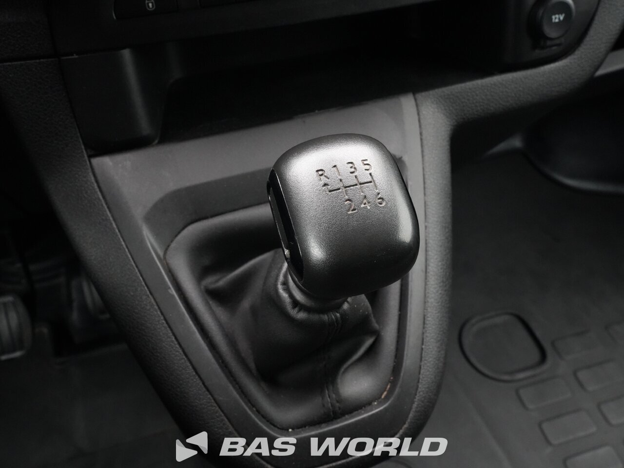 Other : Opel Vivaro 145PK Suljettu pakettiauto