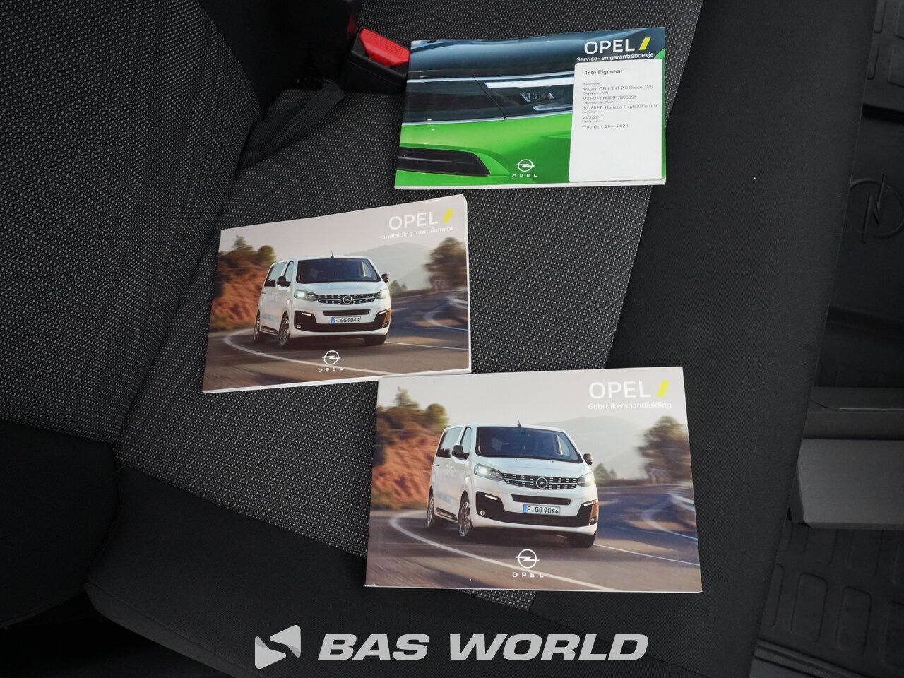 Other : Opel Vivaro 145PK Suljettu pakettiauto