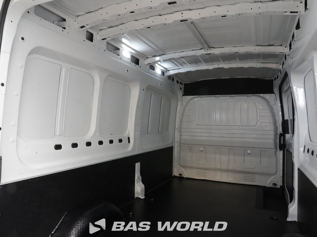 Other : Maxus eDeliver 9 Closed box van
