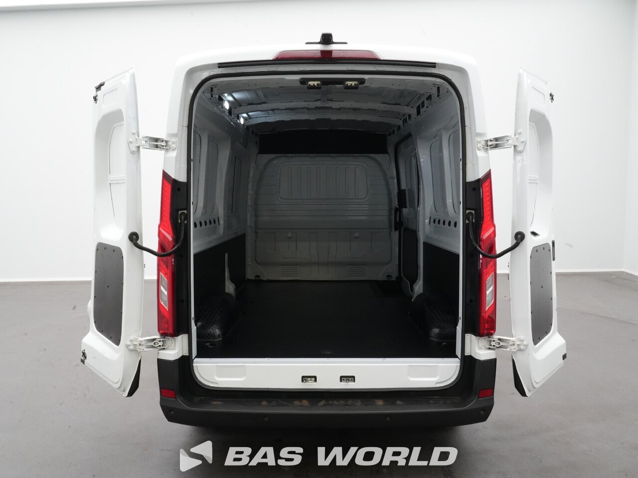 Other : Maxus eDeliver 9 Closed box van