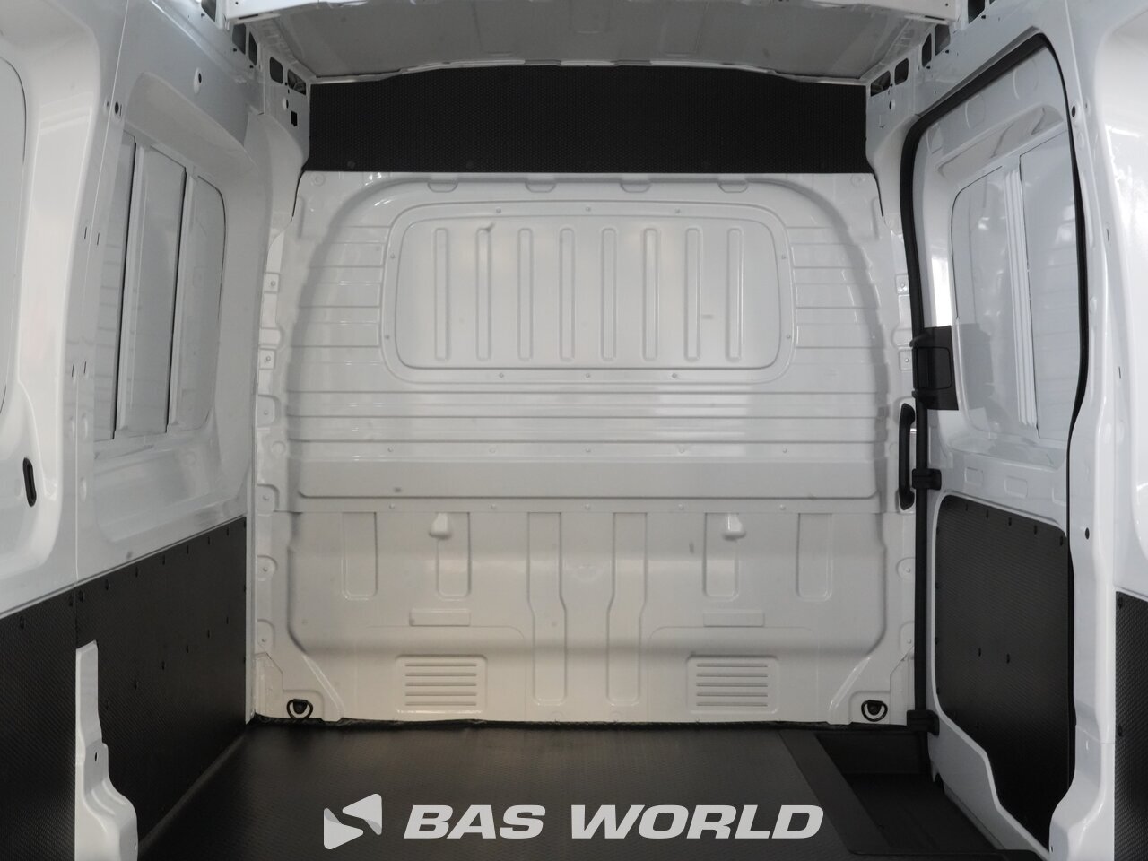 Other : Maxus eDeliver 9 Closed box van