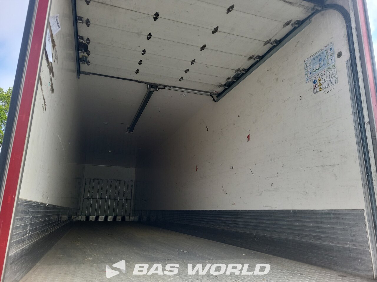 Other : Chereau Closed Box semi trailer