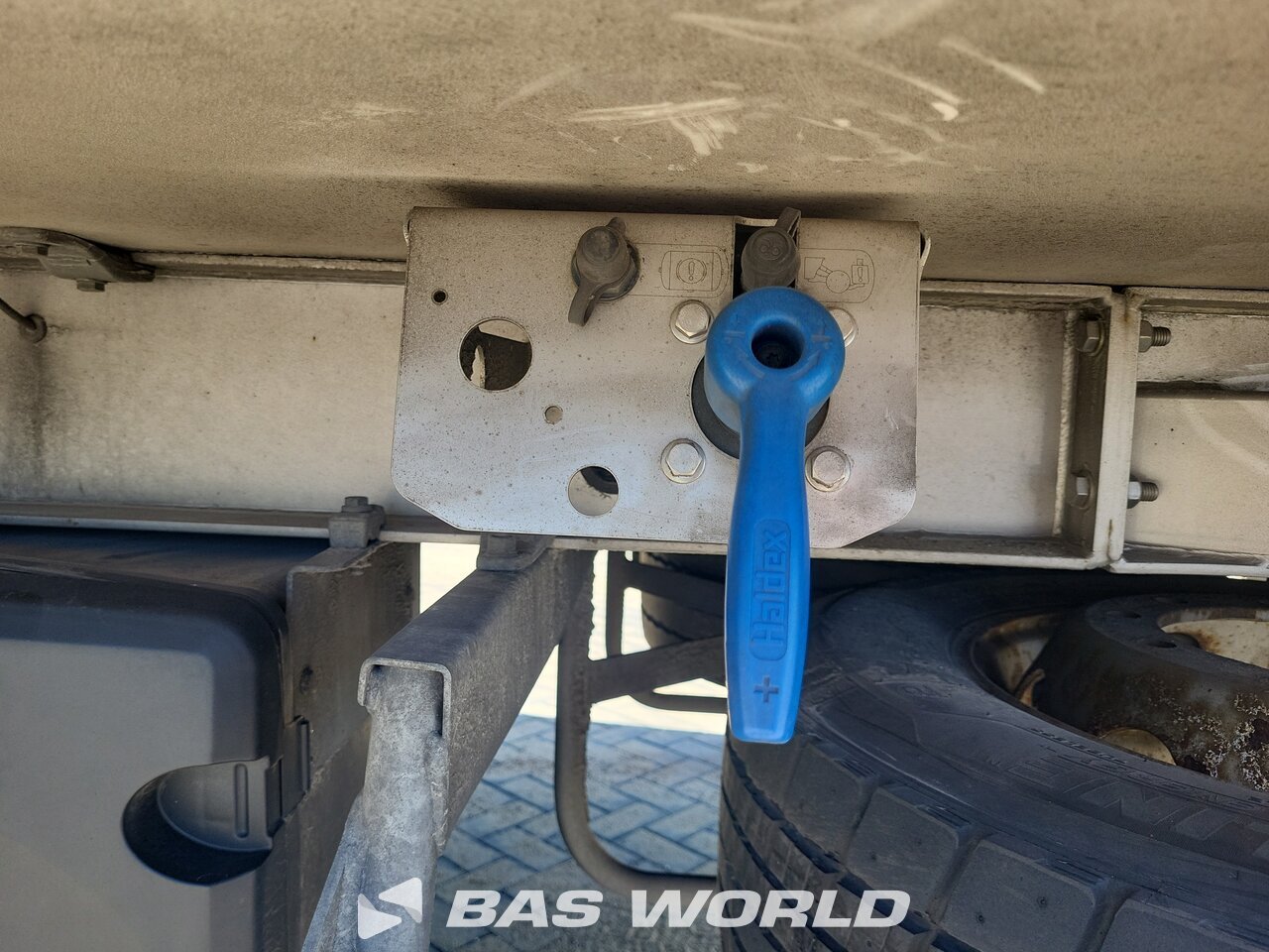 Other : Chereau Closed Box semi trailer
