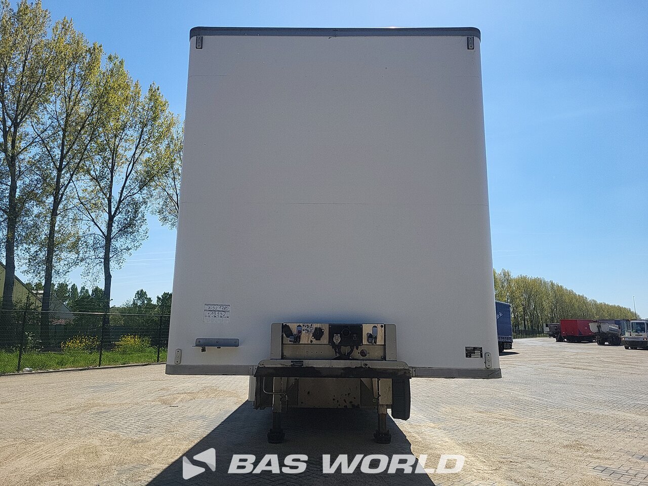 Other : Chereau Closed Box semi trailer