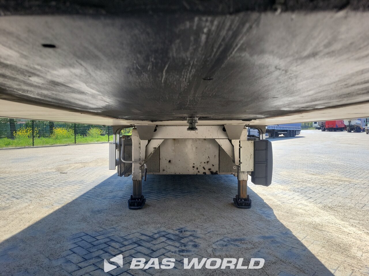 Other : Chereau Closed Box semi trailer