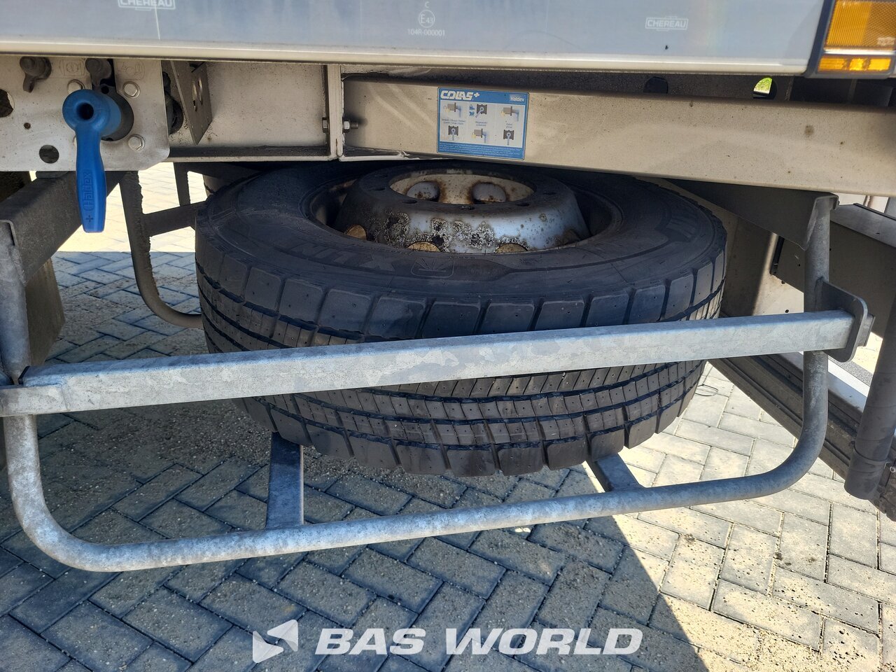 Other : Chereau Closed Box semi trailer
