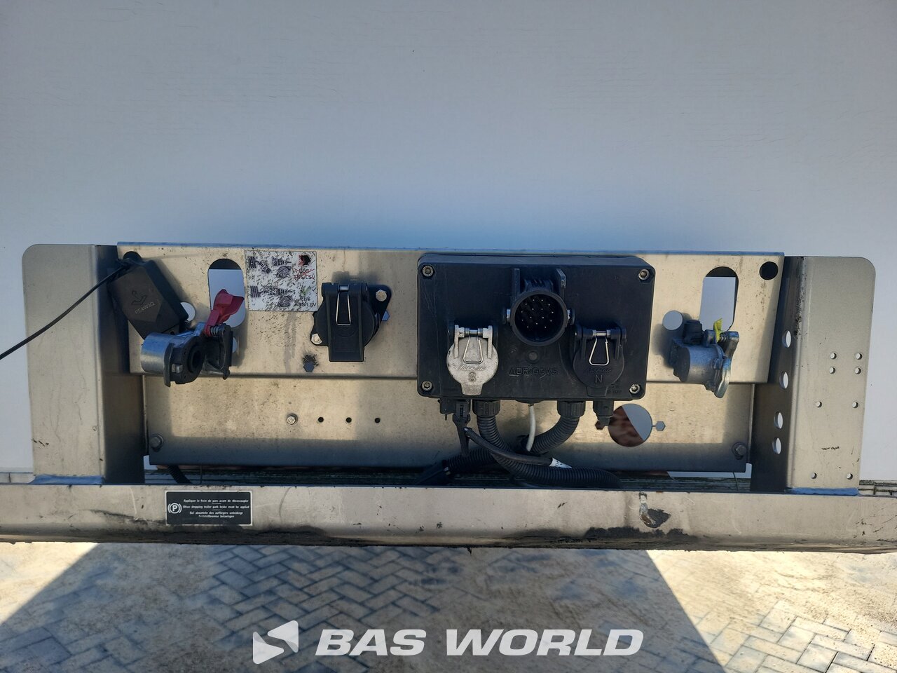 Other : Chereau Closed Box semi trailer