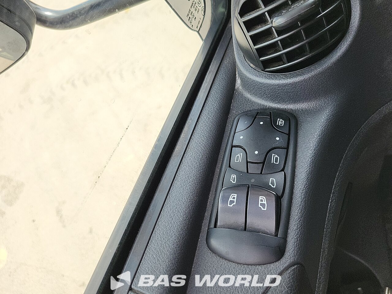 Other : Mercedes Atego 1527 Carroçarias furgão
