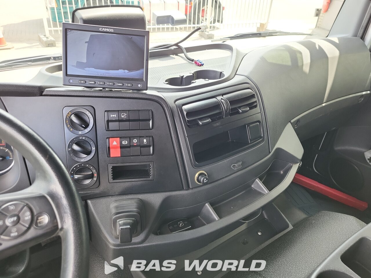Other : Mercedes Atego 1527 Carroçarias furgão