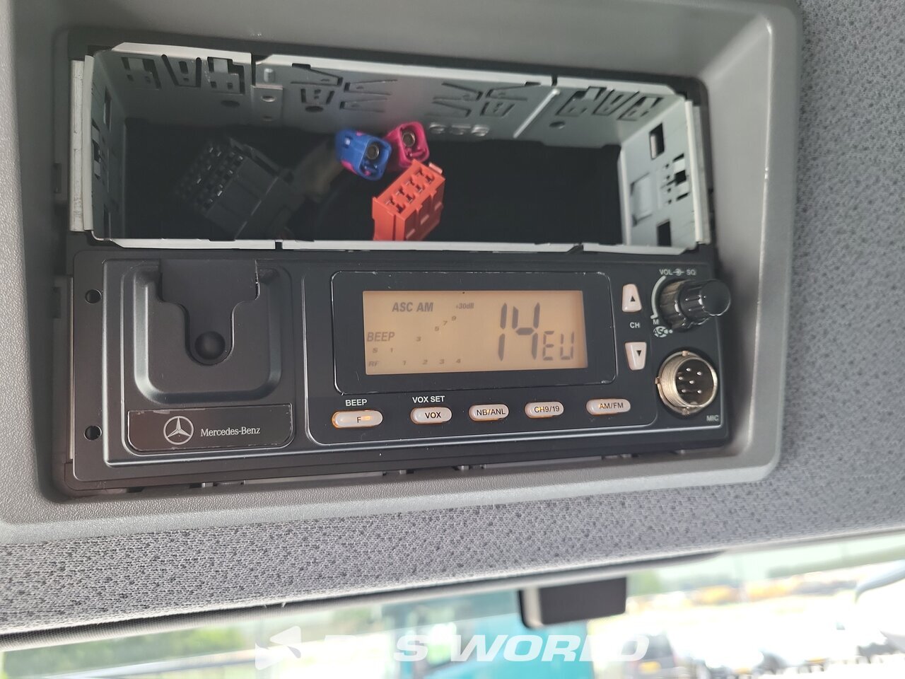 Other : Mercedes Atego 1527 Carroçarias furgão