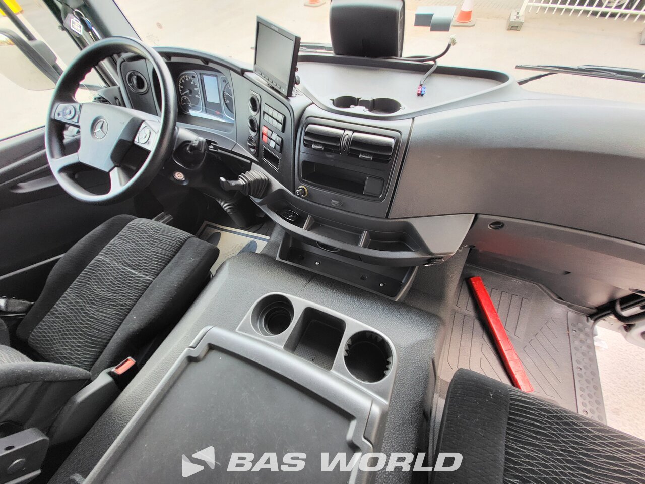 Other : Mercedes Atego 1527 Carroçarias furgão
