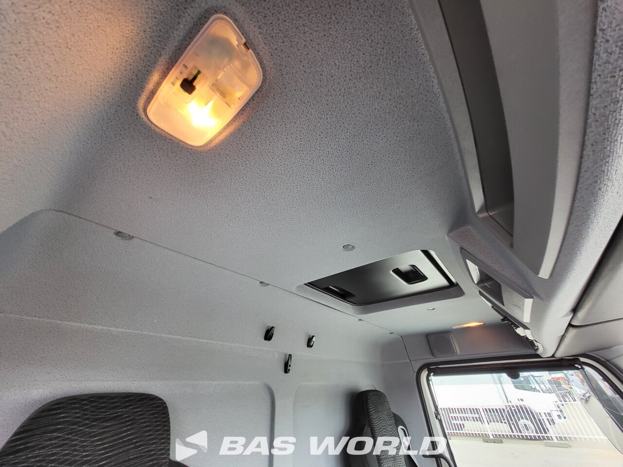 Other : Mercedes Atego 1527 Carroçarias furgão