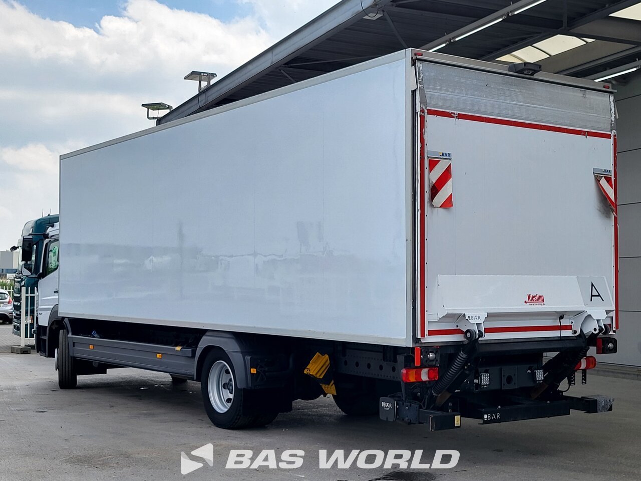 Other : Mercedes Atego 1527 Carroçarias furgão