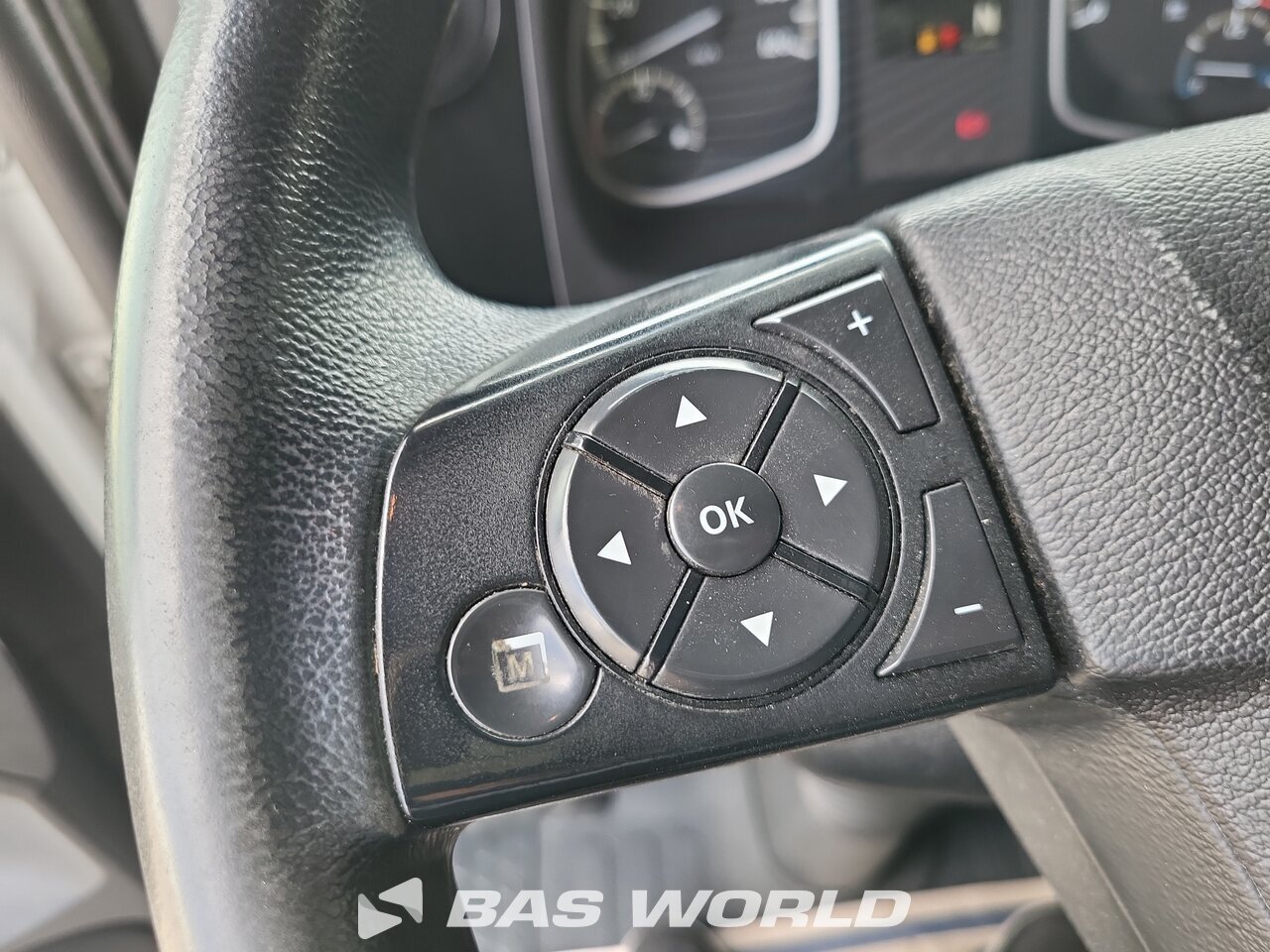 Other : Mercedes Atego 1527 Carroçarias furgão