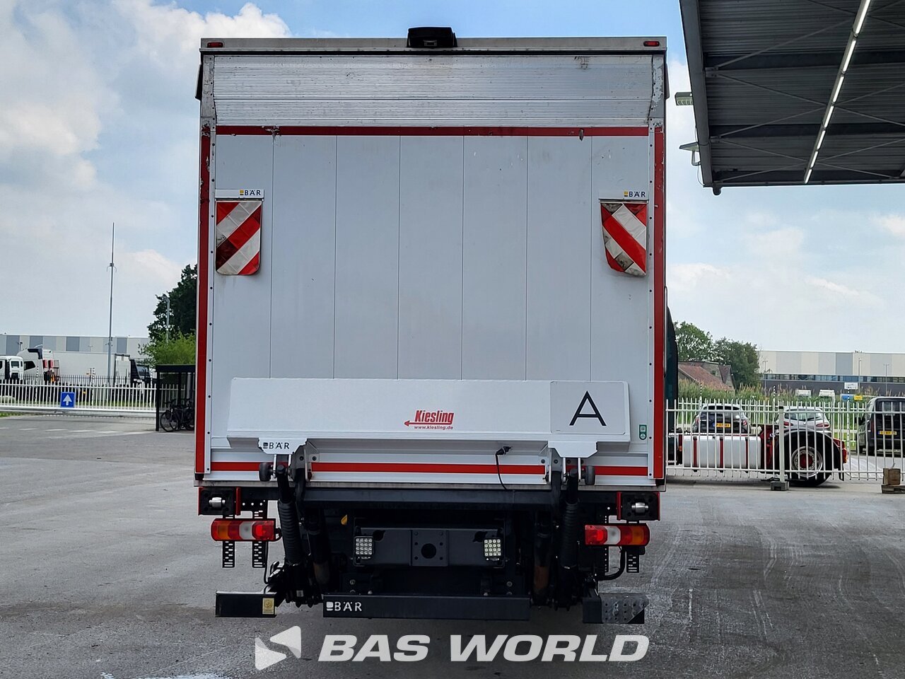 Other : Mercedes Atego 1527 Carroçarias furgão