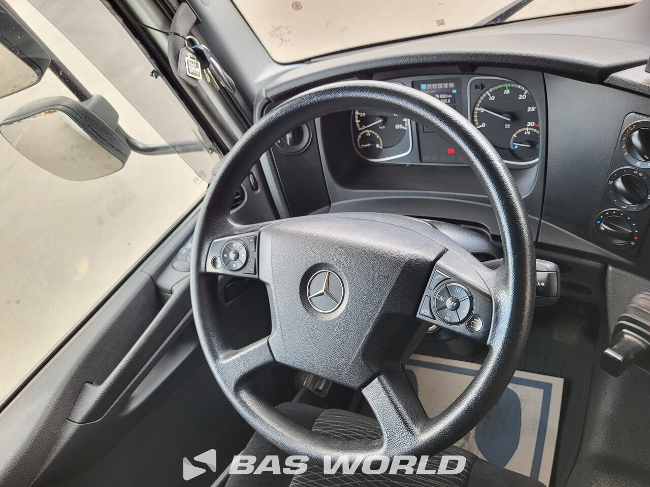 Other : Mercedes Atego 1527 Carroçarias furgão