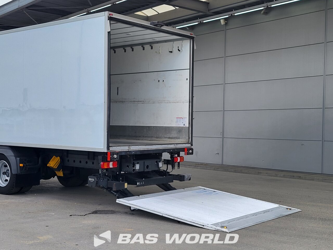 Other : Mercedes Atego 1527 Carroçarias furgão
