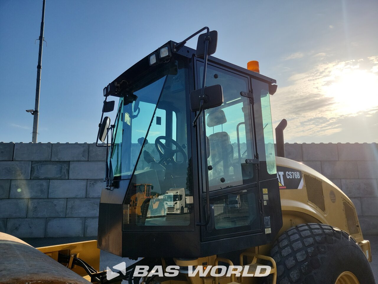 Other : Caterpillar CS76 B مداحل أحادية الأسطوانة