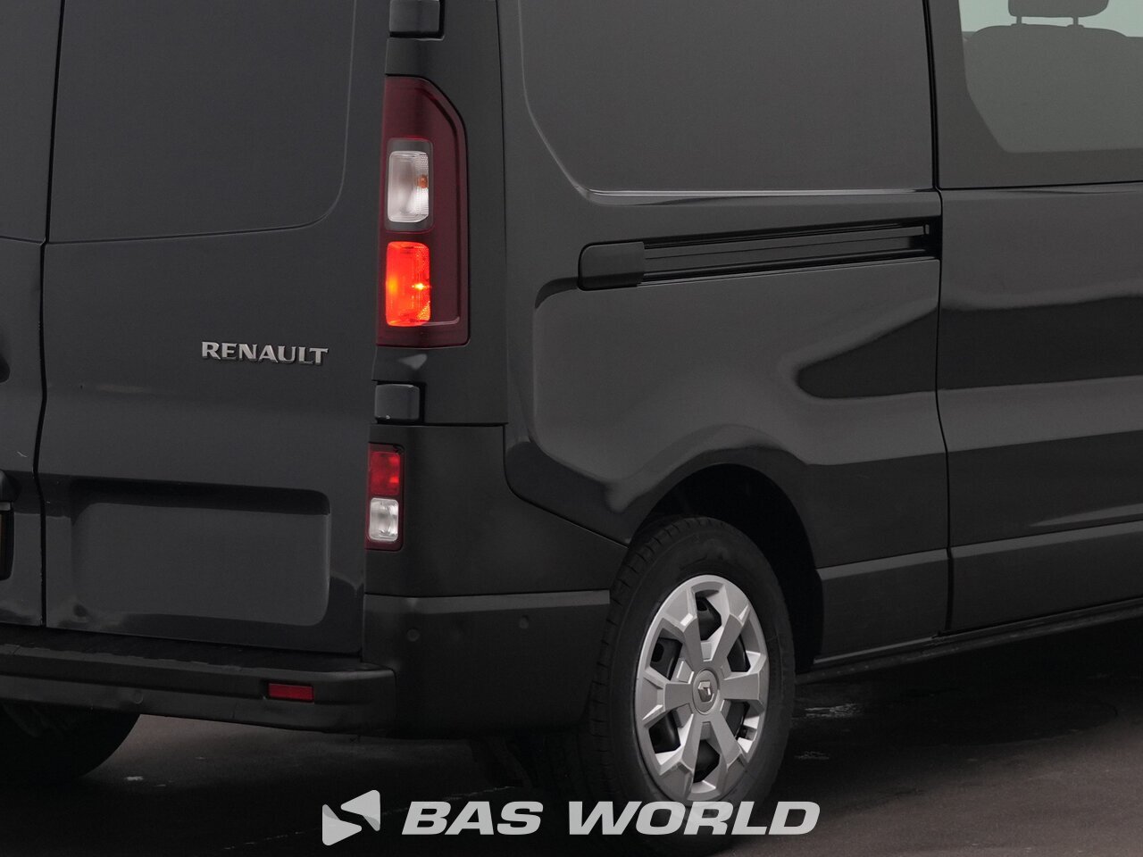 Other : Renault Trafic 130pk Suljettu pakettiauto